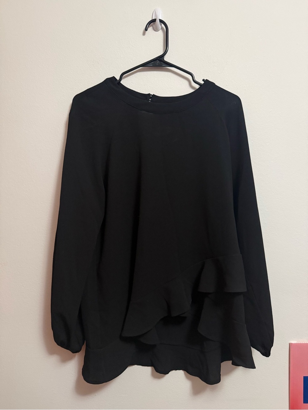 ANDREE BY UNIT Black Long Sleeve Ruffle Hem Top